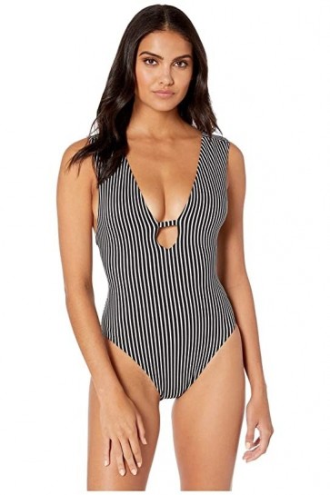 Go Overbord בגד ים שלם מחטב מחשוף V עמוק 